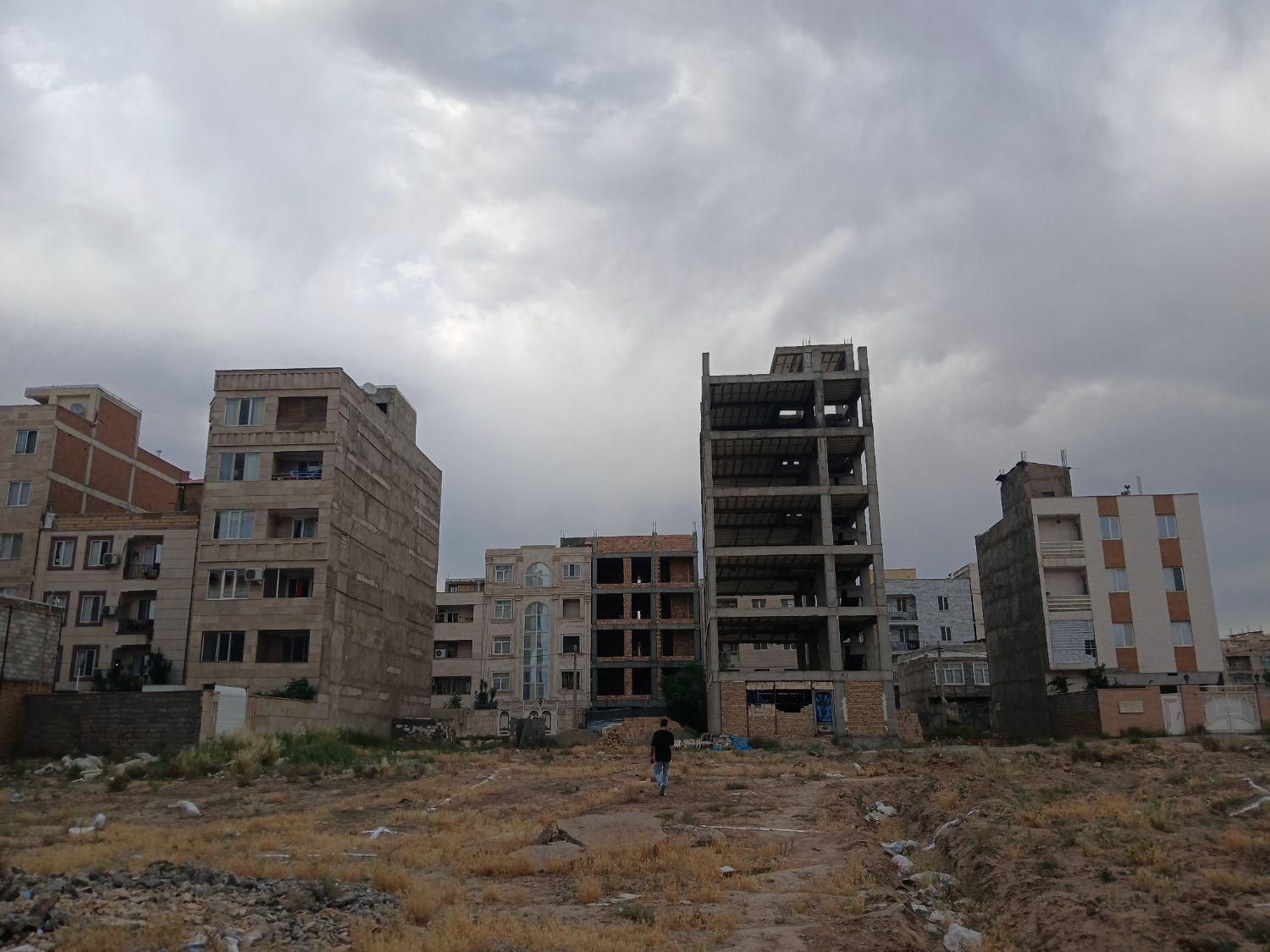 فروش زمین ۲۱۰ متری مسکونی/ویلایی/آپارتمان/هشتگرد|فروش زمین و ملک کلنگی|هشتگرد, هشتگرد قدیم|دیوار