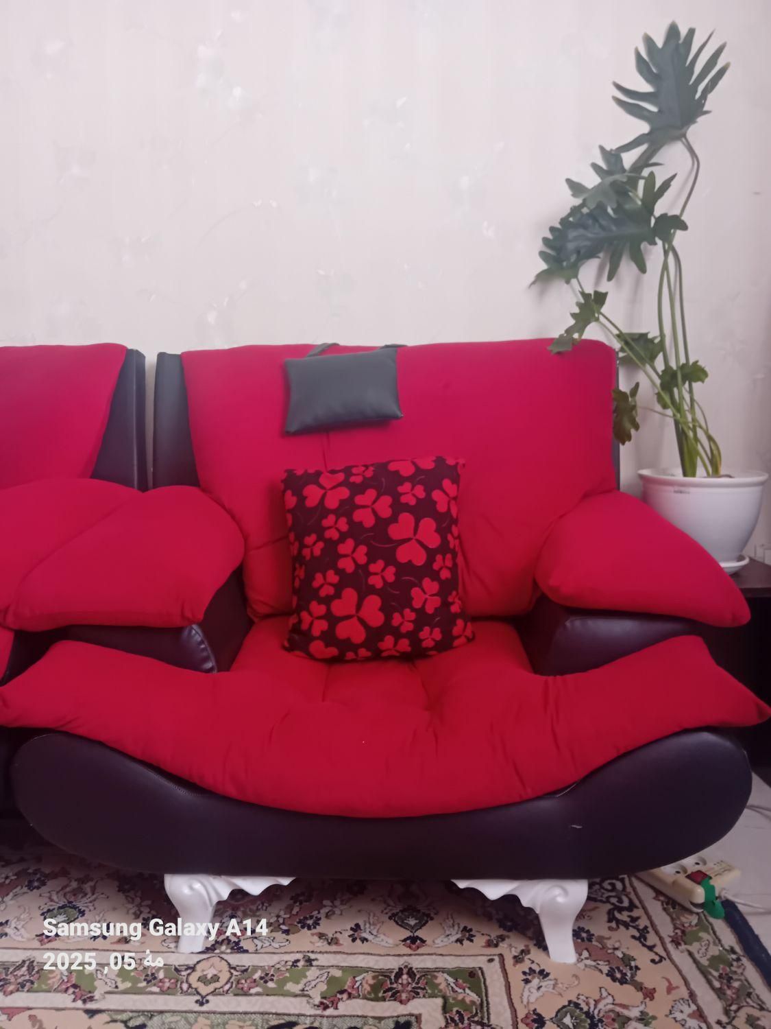 مبل ۷نفره سالم با ۷کوسن|مبلمان خانگی و میز عسلی|شیراز, شهرک والفجر|دیوار