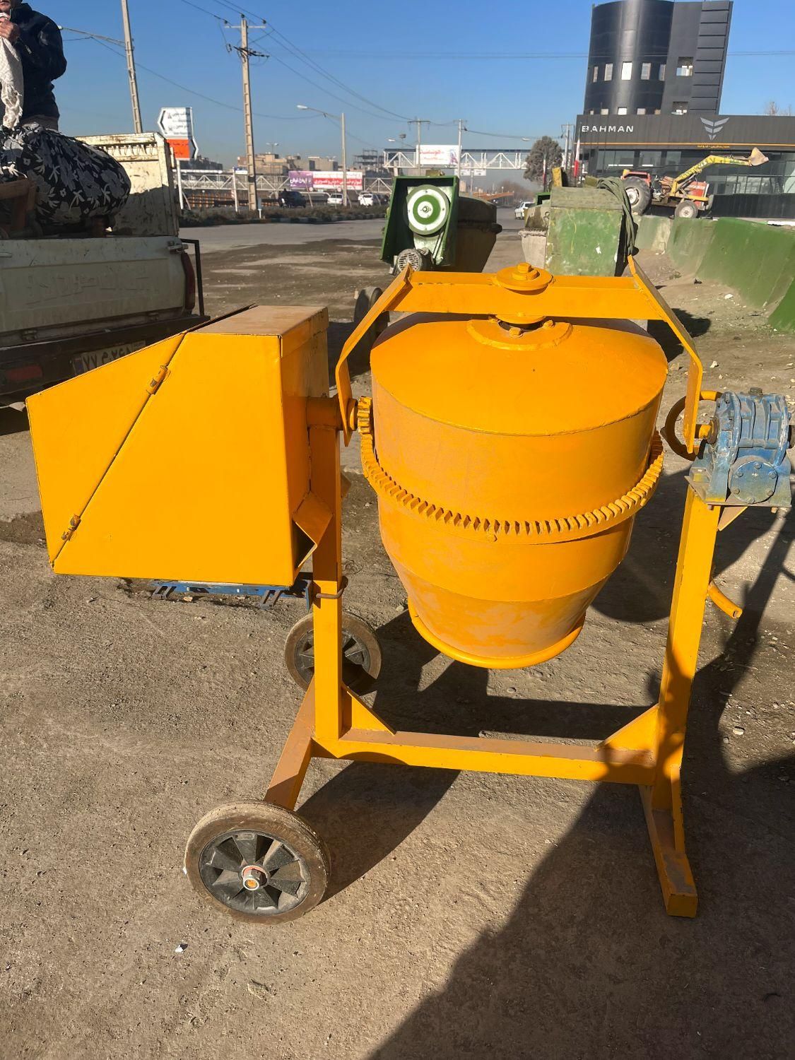 بتونیر   میکسر   ملات ساز    خلاطه بتن  آزمایشگاهی|ماشین‌آلات صنعتی|مشهد, خین عرب|دیوار