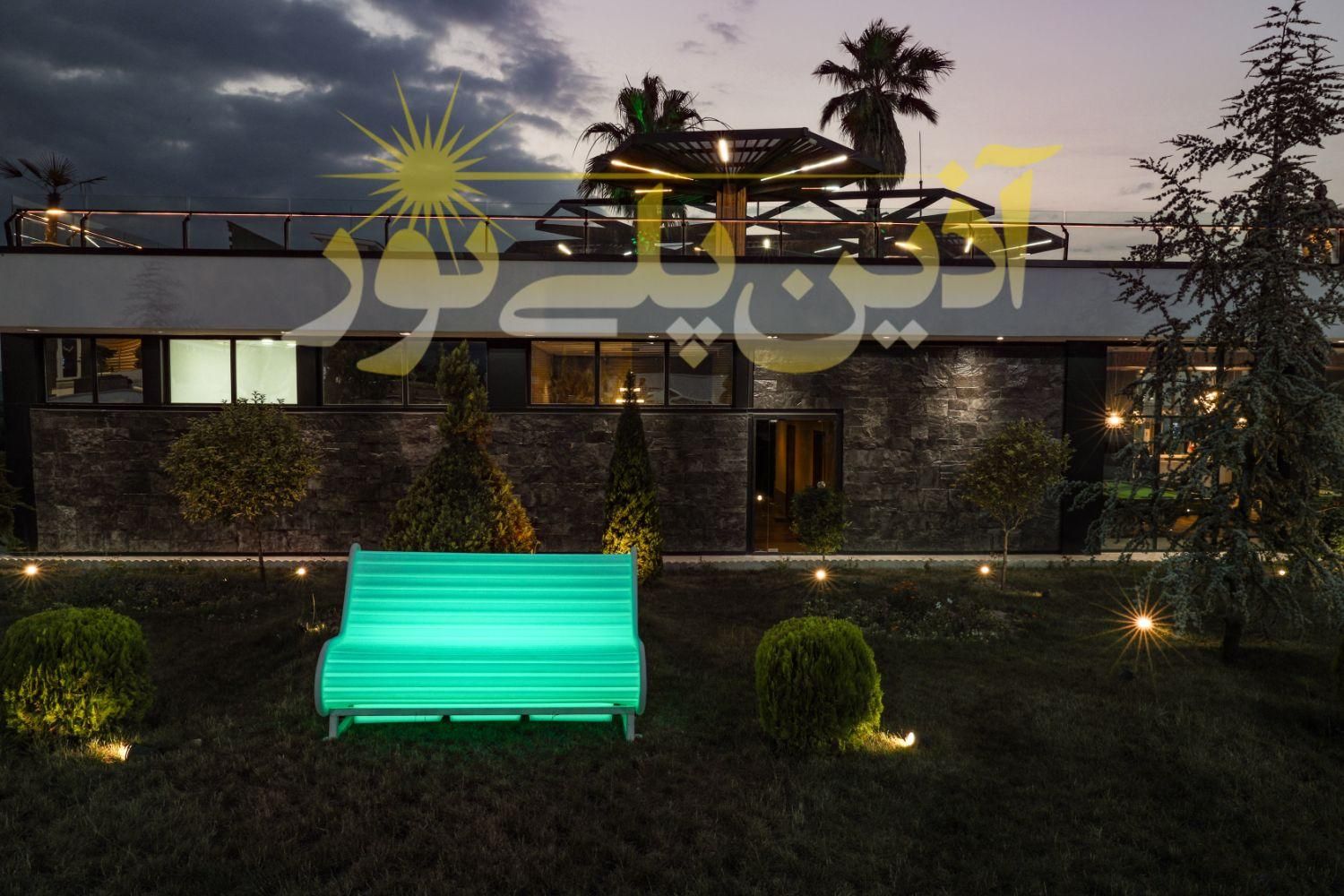 نیمکت شهری پلی اتیلن نورانی برقی چراغ دار led|صندلی و نیمکت|تهران, دریاچه شهدای خلیج فارس|دیوار