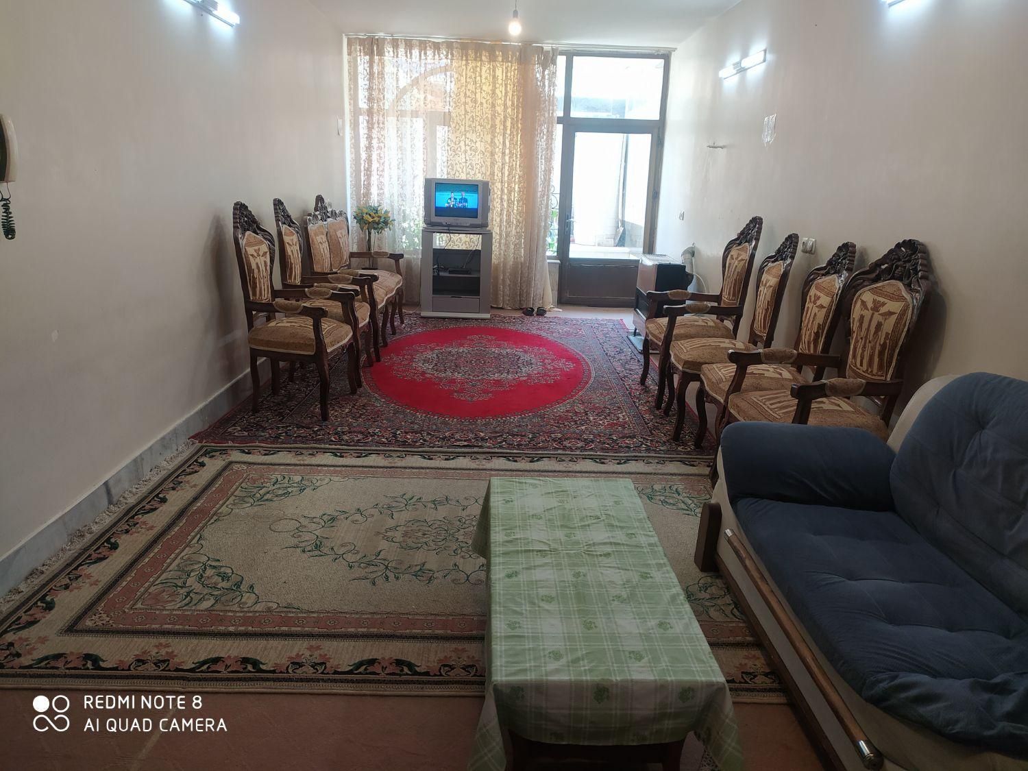 خانه نزدیک به اماکن تاریخی،باغ گلها،پل خواجو|اجارهٔ کوتاه‌مدت آپارتمان و سوئیت|اصفهان, پارک مشتاق|دیوار