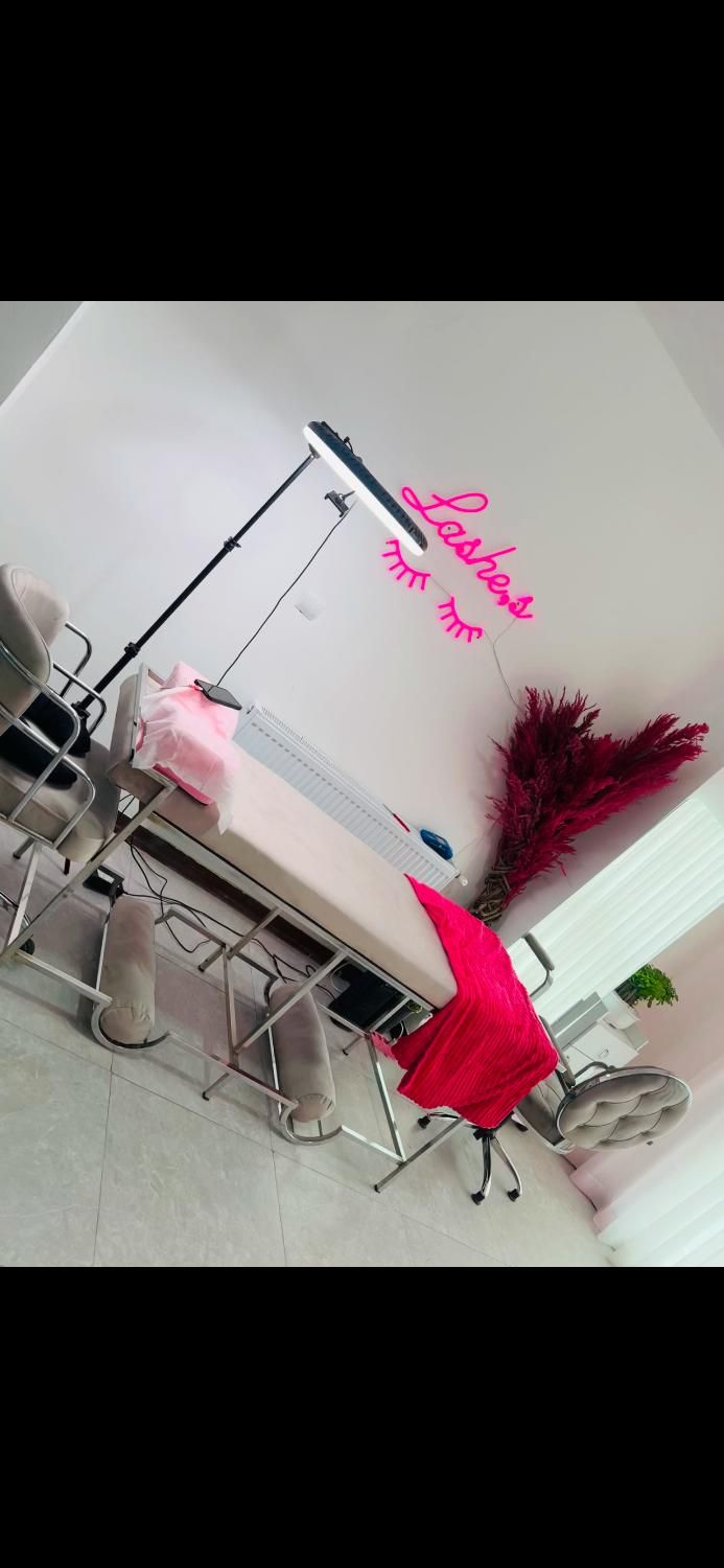 اجاره تخت مژه و میز ناخن|خدمات آرایشگری و زیبایی|قدس, شهرقدس|دیوار