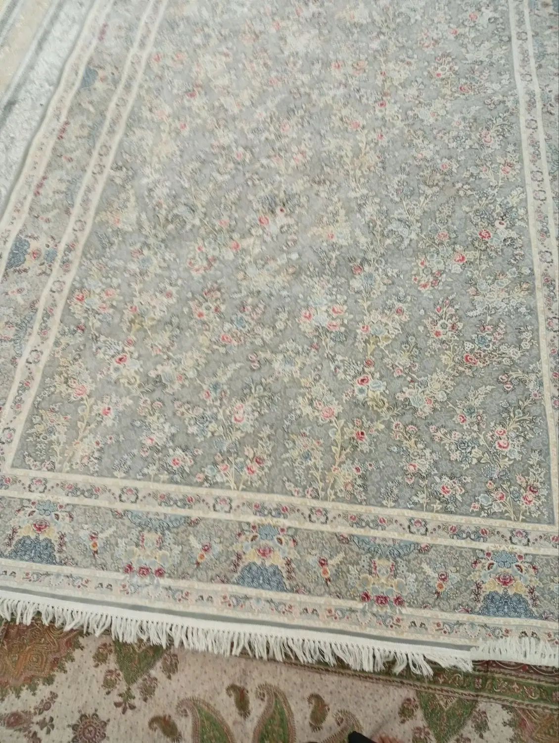 دو عدد فرش . یک نه متری 1500شانه و یک فرش شش متری|فرش|تهران, لویزان|دیوار