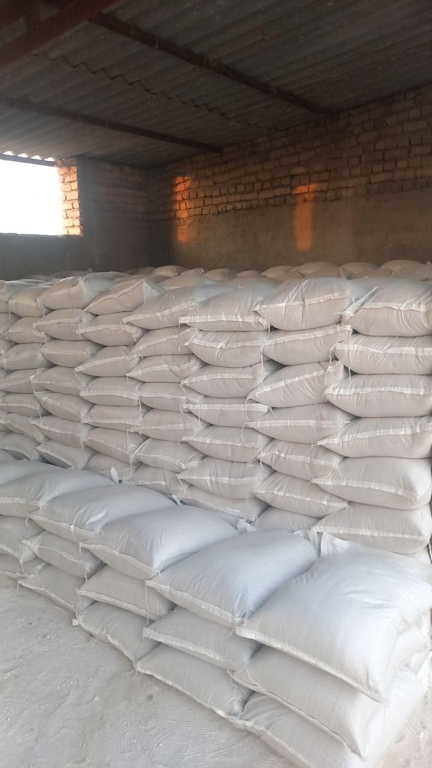 بنتونیت بستر مرغداری(کیسه های۲۵کیلویی۵۰هزارتومان)|عمده‌فروشی|تهران, امیریه|دیوار