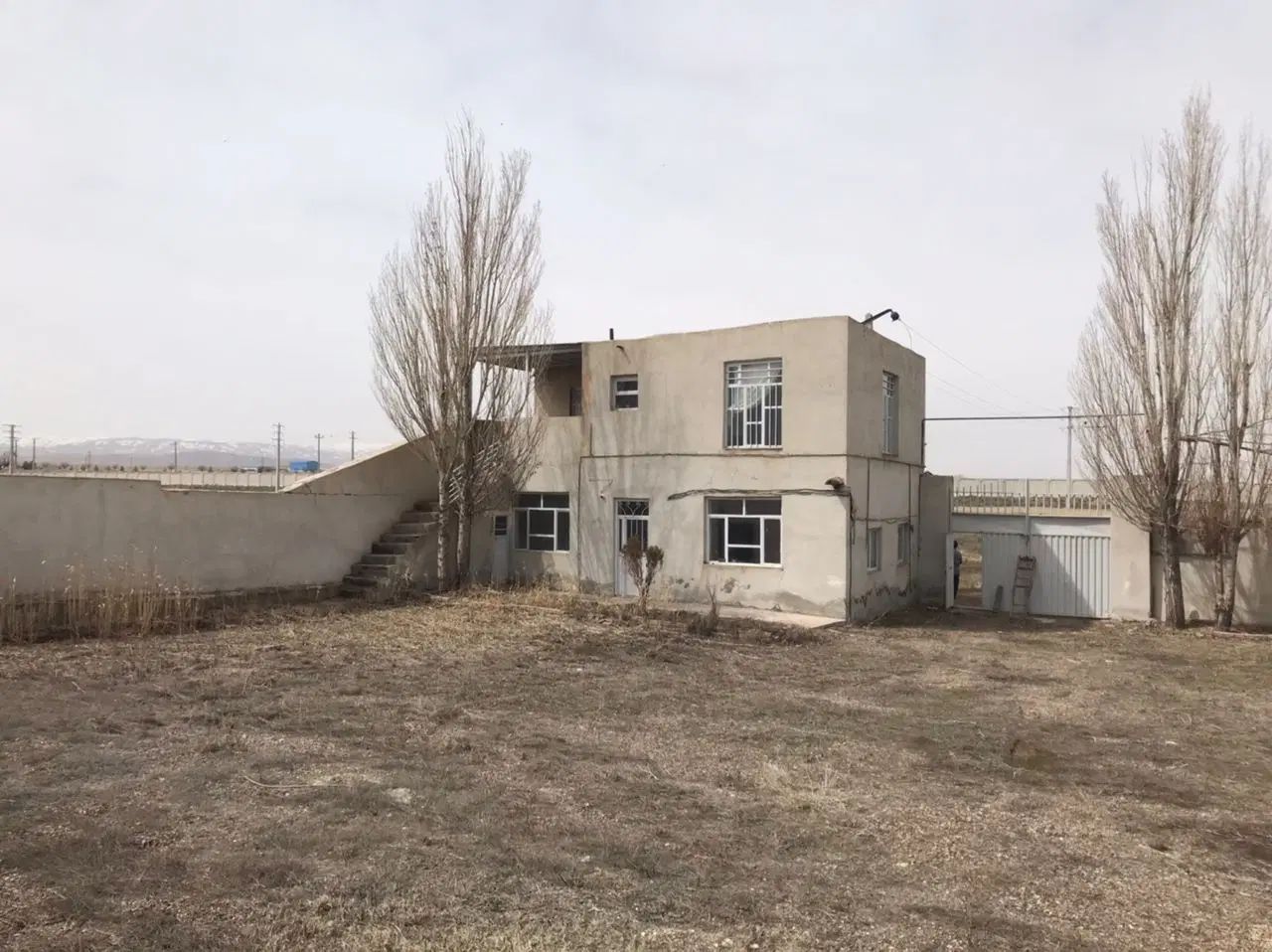 معاوضه  گاوداری با ملک در مرکز یا بالای تهران|فروش دفتر صنعتی، کشاورزی، تجاری|سراب, |دیوار
