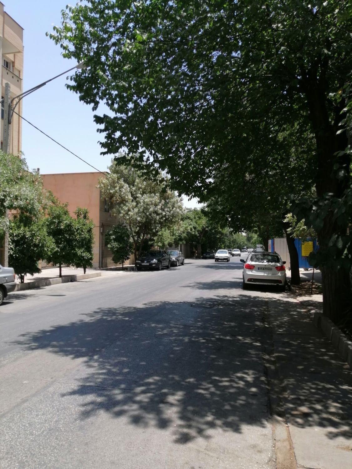 منزل،۳۰۰متر،بر منوچهری غربی|فروش خانه و ویلا|شیراز, وصال|دیوار