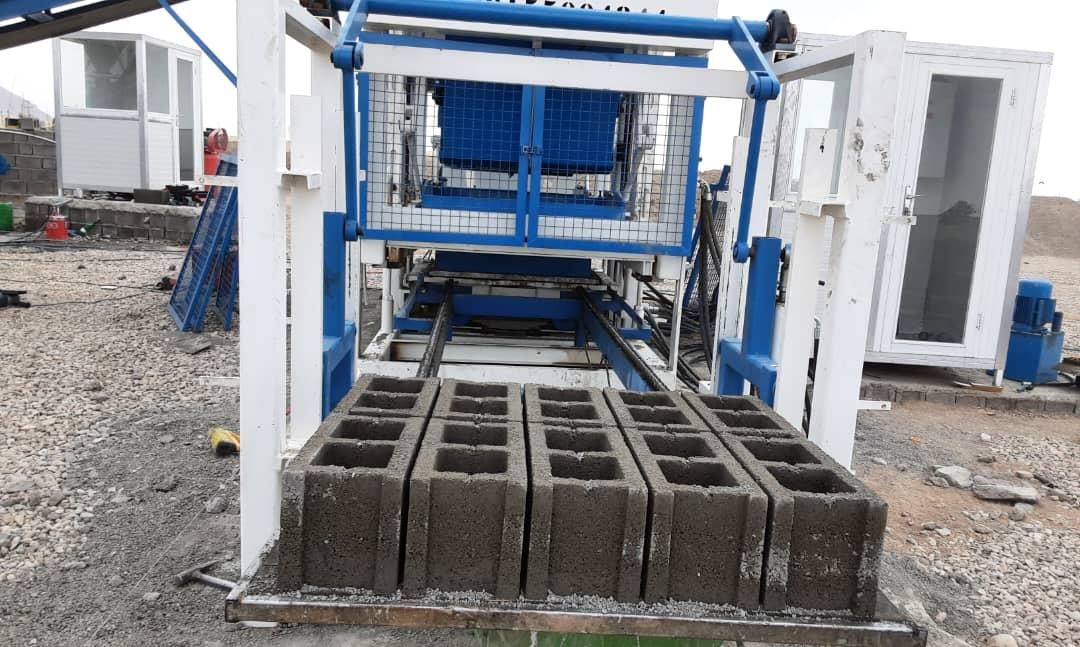 یک کارگر ساده بنا بلوک زن|استخدام معماری، عمران و ساختمانی|اراک, |دیوار