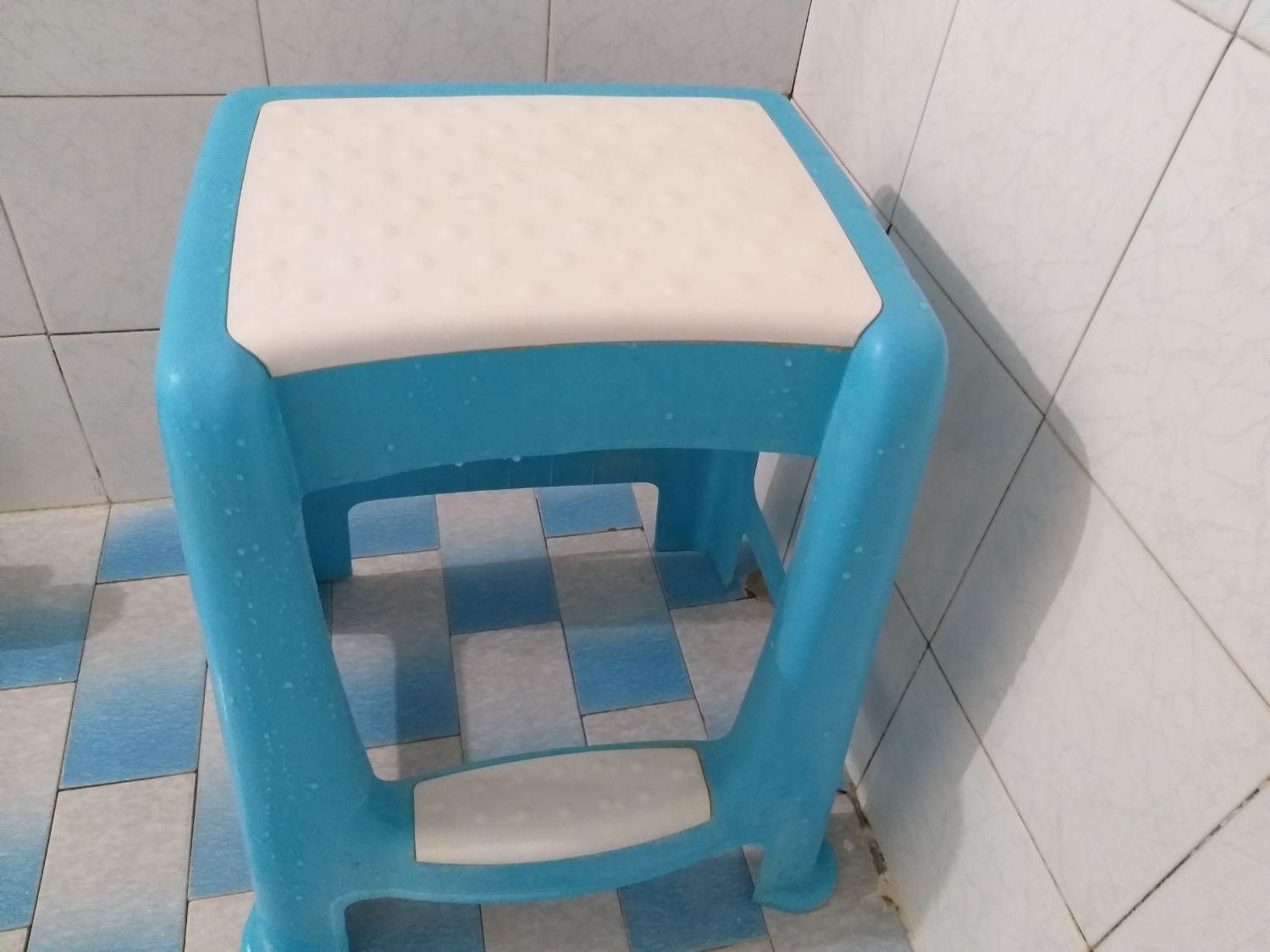 چهار پایه کلاسیک پله دار ناصر به فروش،می رسد|صندلی و نیمکت|تایباد, |دیوار