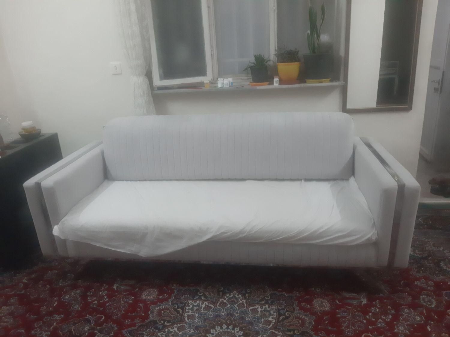 مبل ۳ نفره راحتی|مبلمان خانگی و میز عسلی|شهریار, رضی آباد بالا|دیوار