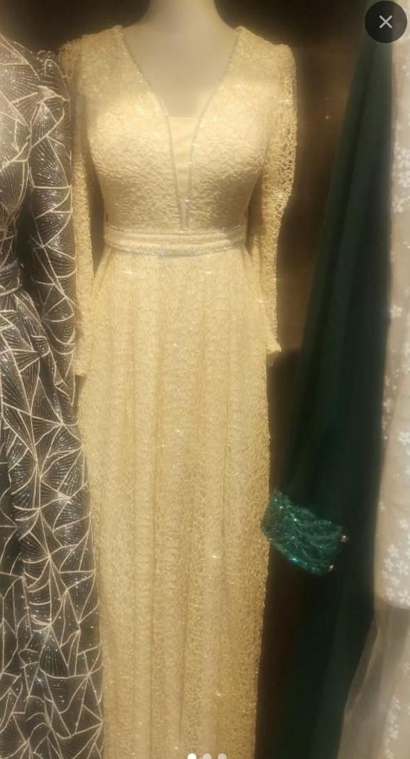 لباس مجلسی نو|لباس|رباط‌کریم, رباط‌کریم|دیوار