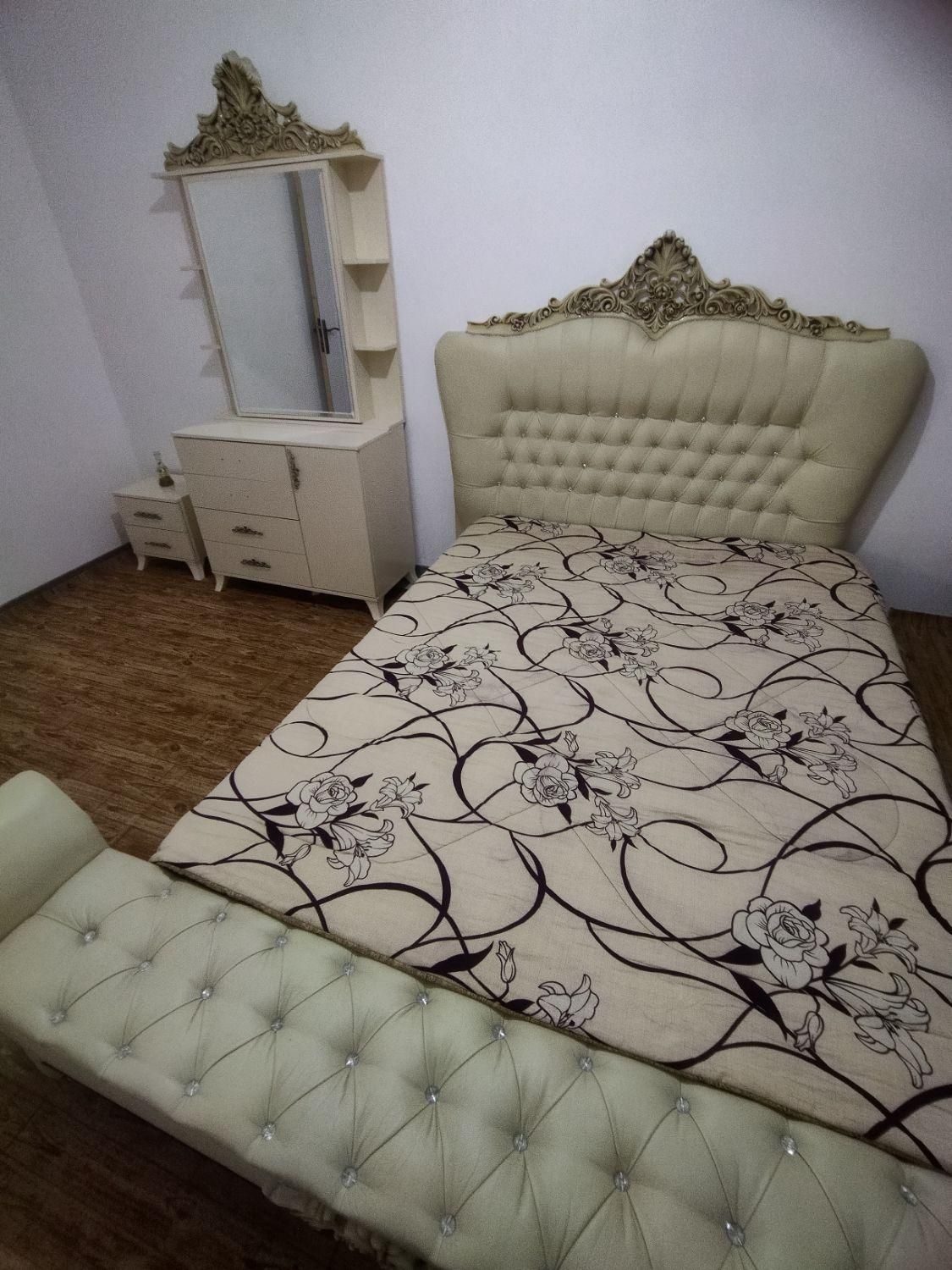 سرویس خواب|تخت و سرویس خواب|مرودشت, بهارستان|دیوار