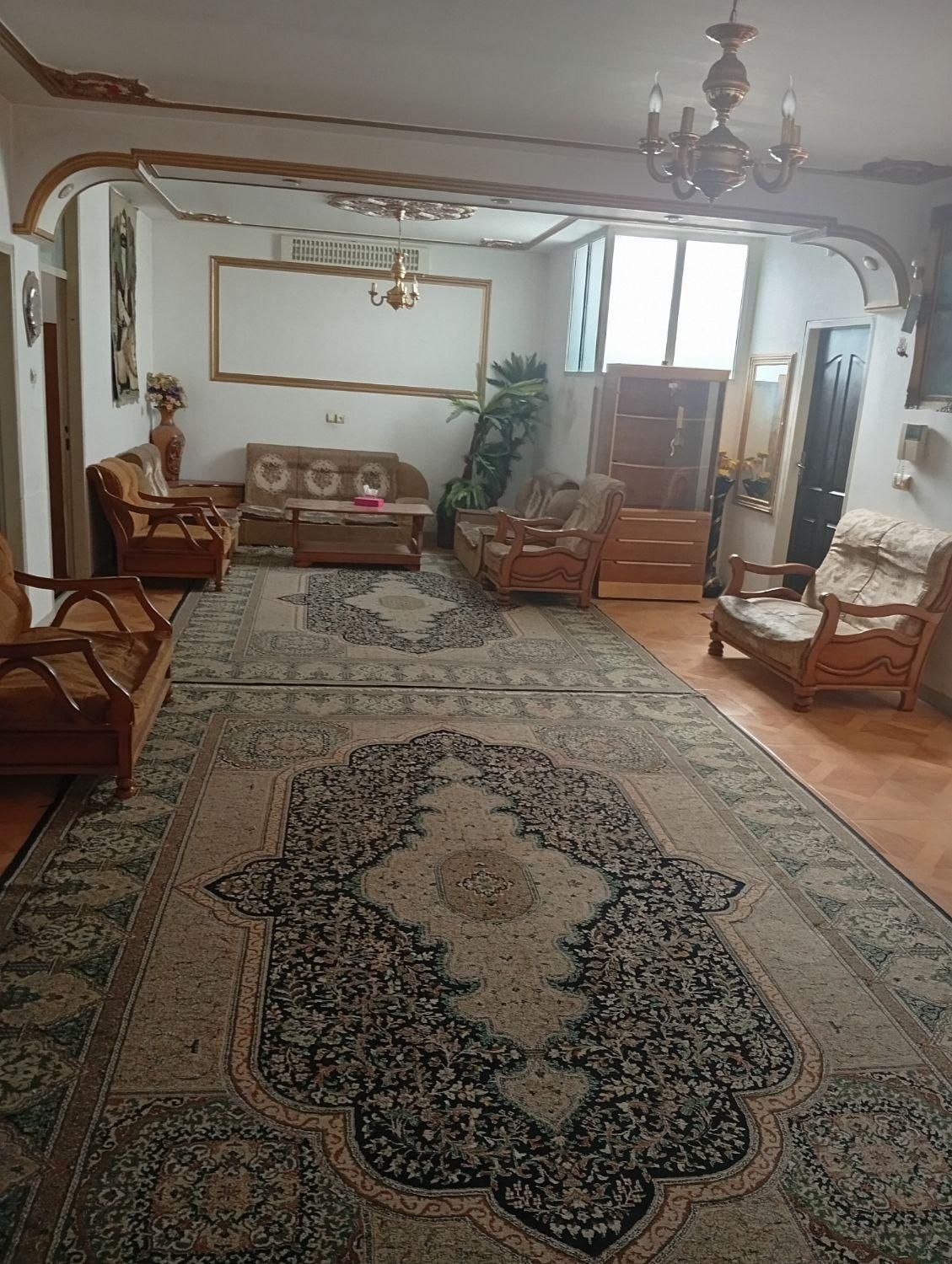 اجاره روزانه مبله مستقل باپارکینگ|اجارهٔ کوتاه‌مدت آپارتمان و سوئیت|کرمان, |دیوار