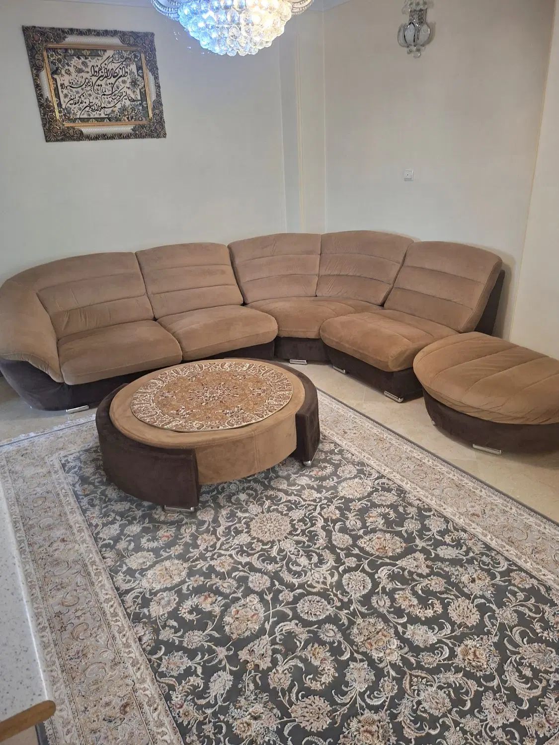 مبل L شکل در حد نو تمیز و سالم|مبلمان خانگی و میز عسلی|تهران, شاهین|دیوار