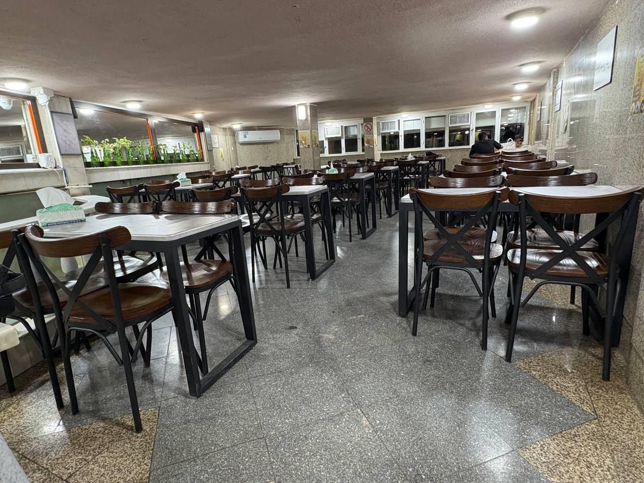 صندلی غذاخوری فلزی تالاری رستورانی مدل tonet|کافیشاپ و رستوران|تهران, تهرانویلا|دیوار