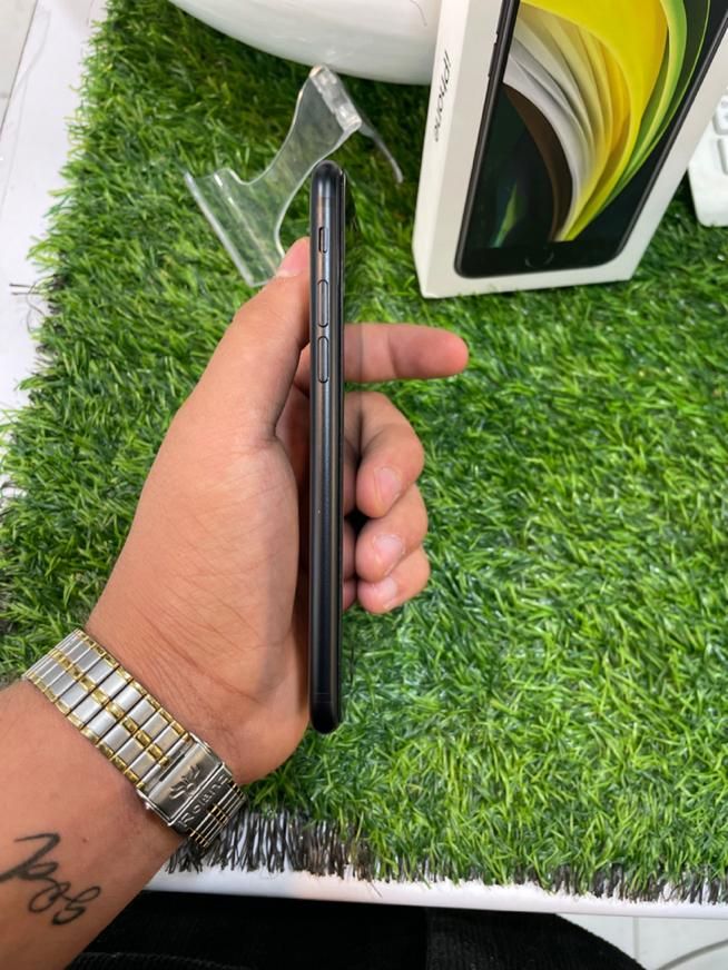 iPhone SE 2020  حافظه 128GB|موبایل|کرج, کوی امامیه|دیوار