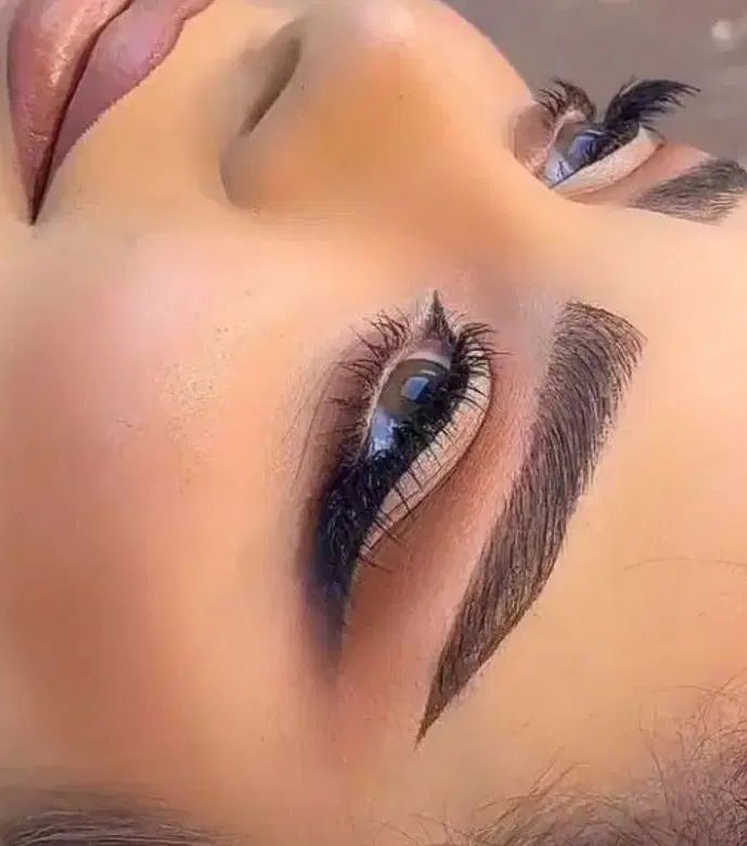 میکاپ با مژه فقط ۲۵۰|خدمات آرایشگری و زیبایی|تبریز, |دیوار