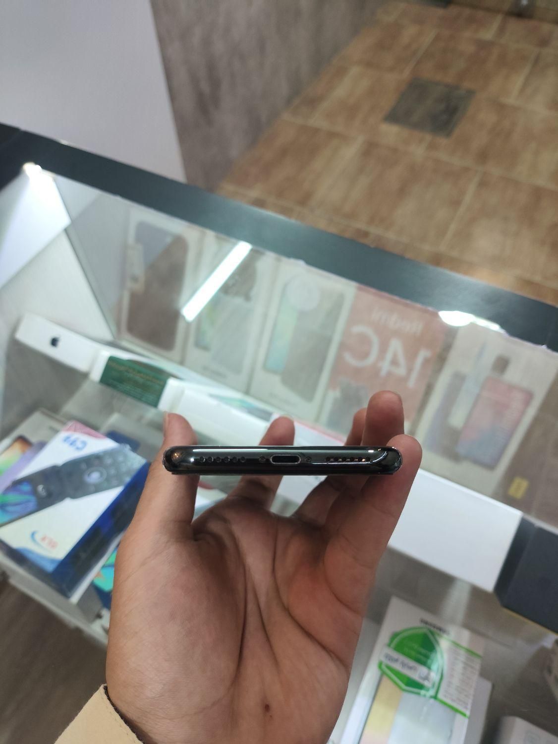 اپل iPhone X با حافظهٔ ۲۵۶ گیگابایت|موبایل|یزد, |دیوار