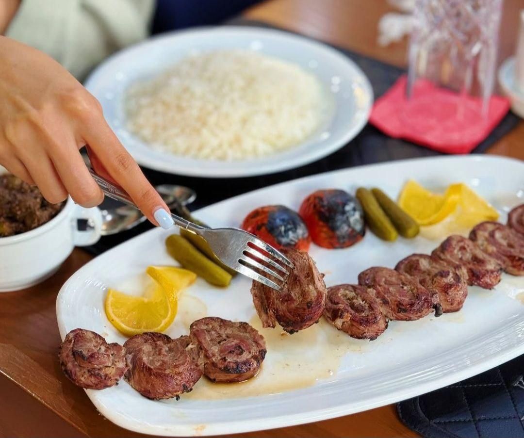 پذیرش کارگر ساده و حرفه ای در رستوران|استخدام خدمات فروشگاه و رستوران|تهران, سعادت‌آباد|دیوار