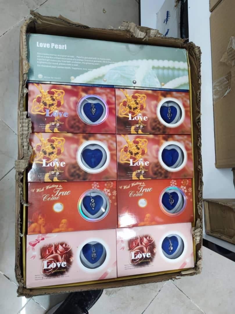 گردنبند مروارید عشق|بدلیجات|شیراز, کوشک میدان|دیوار