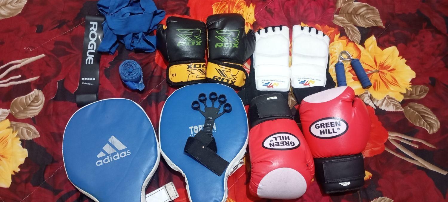 فروش انواع وسایل بوکس و ورزشی و mma قیمت توافقی|تجهیزات ورزشی|بهبهان, |دیوار
