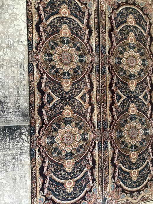 یک تخته فرش کناره تراکم دو هزار و ۵۰۰شسته شده|فرش|شاهینشهر, فدک|دیوار