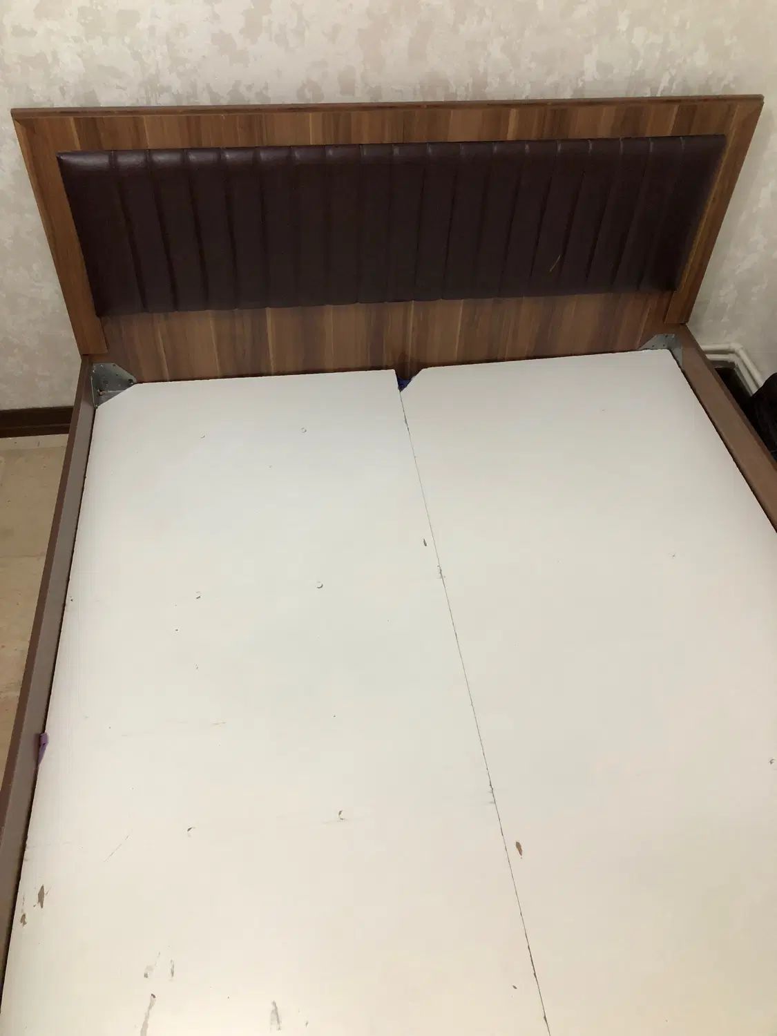 تخت دو نفره شرکتی آپادانا بهمراه ست تشک و پاتختی|تخت و سرویس خواب|تهران, امجدیه (خاقانی)|دیوار
