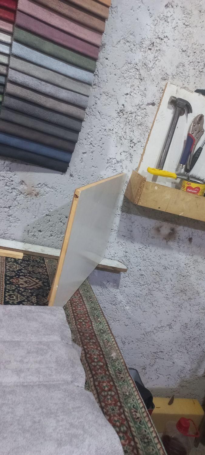 تخت سیاه وسفید|لوازم التحریر|اصفهان, خانه اصفهان|دیوار