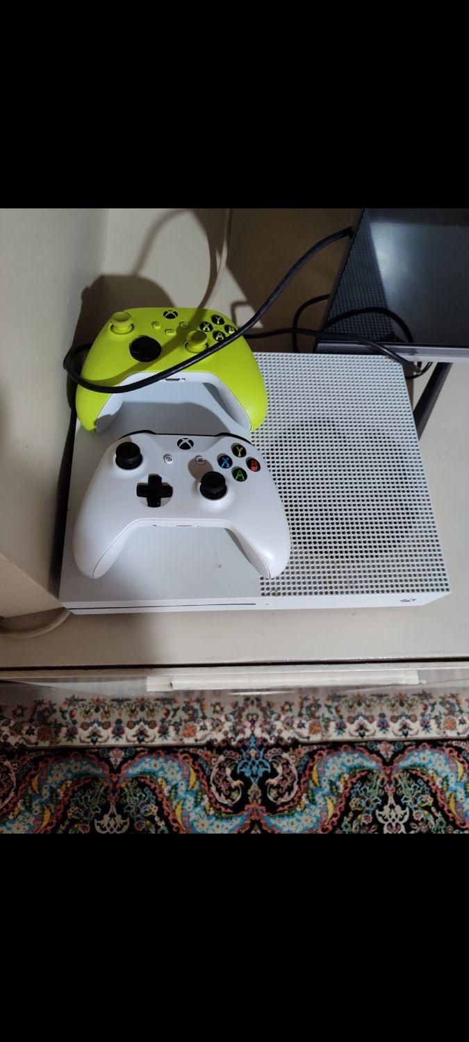 xbox one s در حد نو به شرط|کنسول، بازی ویدئویی و آنلاین|همدان, |دیوار