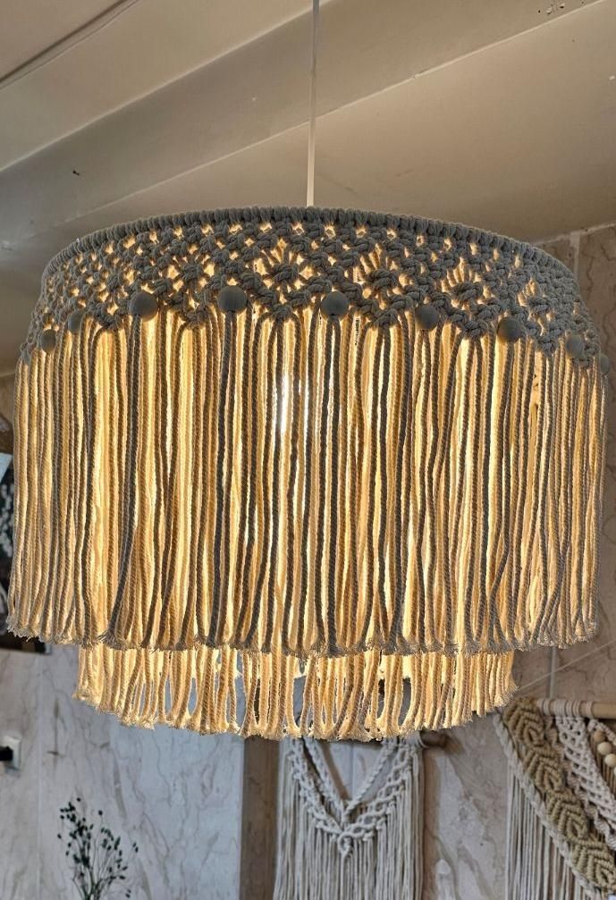 لوستر رافیا|لوستر و چراغ آویز|تهران, فلسطین (میدان انقلاب)|دیوار