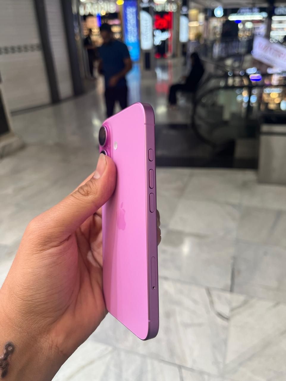 اپل iPhone 16 با حافظهٔ ۱۲۸|موبایل|تهران, میرداماد|دیوار