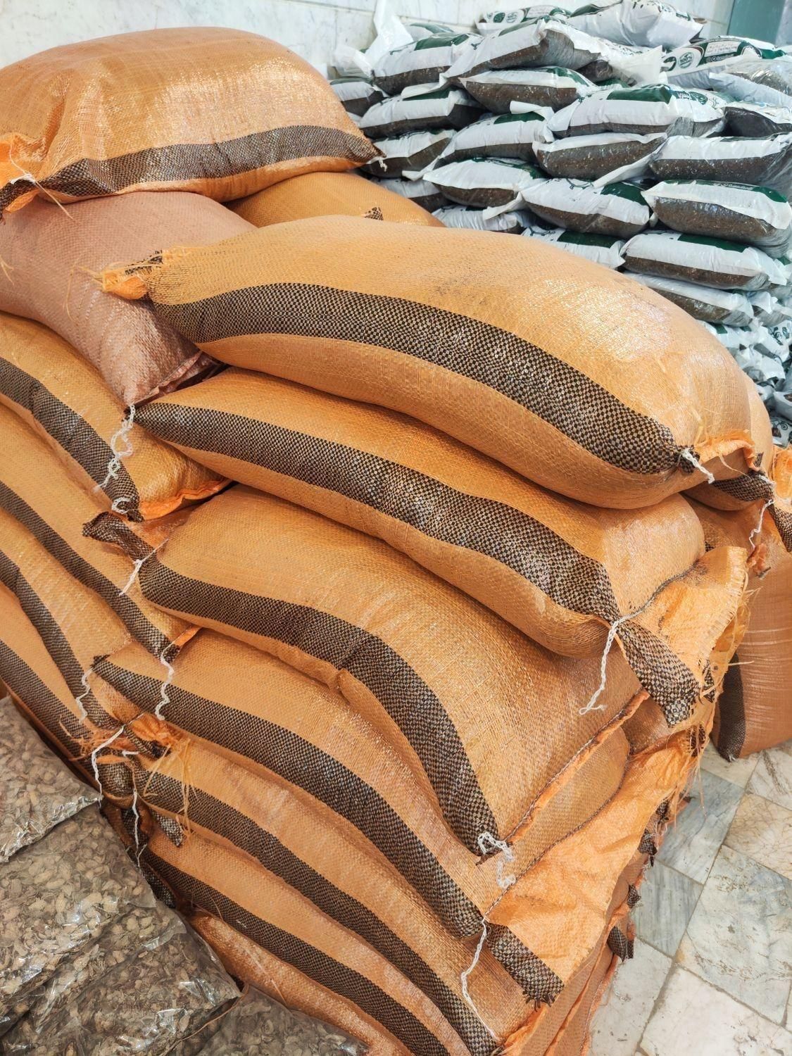 خاک خاکبرگ گلدان گل گیاه آپارتمانی کیسه گونی ورمی|گل و گیاه طبیعی|قم, نیروگاه|دیوار