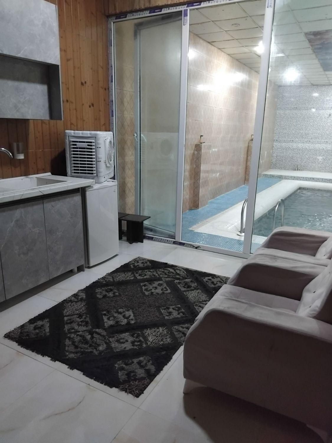 اجاره باغ ویلا|اجارهٔ کوتاه‌مدت ویلا و باغ|چهارباغ, |دیوار