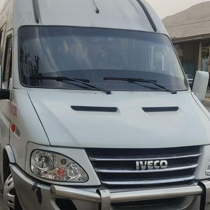 دربستی مینی بوس ون ایویکو 18 نفره|خدمات حمل و نقل|شیراز, کوشک میدان|دیوار