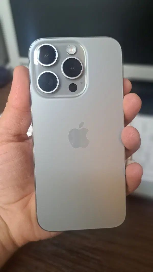 اپل iPhone15 Pro با حافظهٔ ۲۵۶ گیگابایت ریجستر شده|موبایل|مشهد, کلاهدوز|دیوار