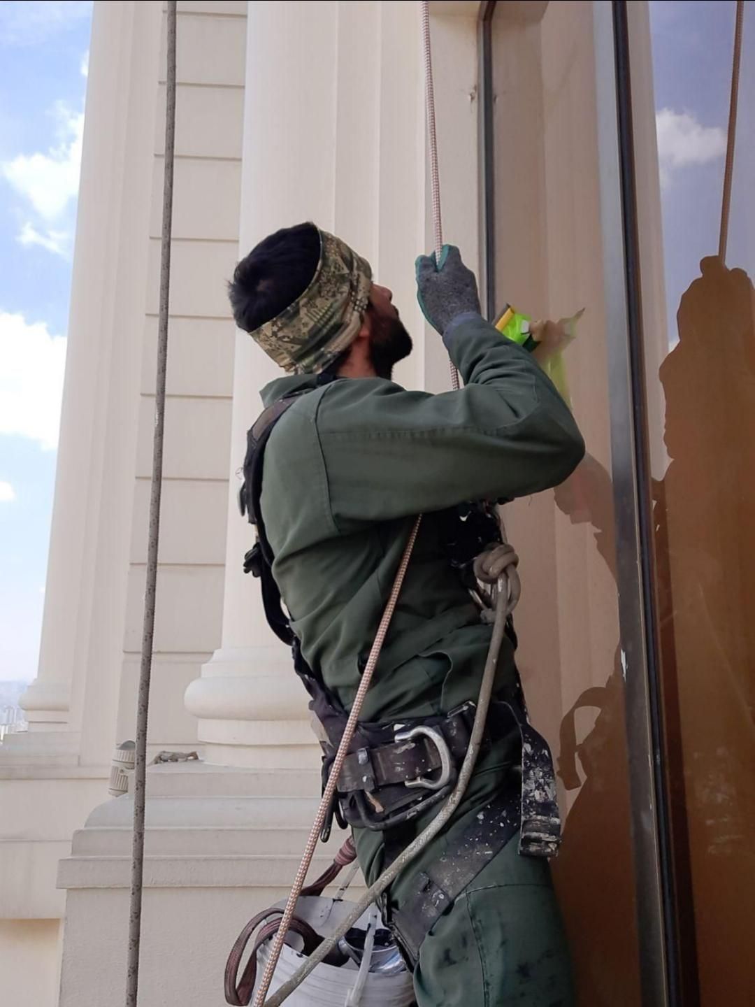 کار درارتفاع باطناب بدون داربست|خدمات پیشه و مهارت|ایوان, |دیوار