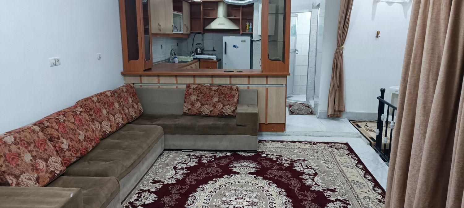اجاره سویت دربست پشت فروشگاه رفاه چهاراه مخابرات|اجارهٔ کوتاه‌مدت آپارتمان و سوئیت|مشهد, شهرک رازی (شهرک غرب)|دیوار
