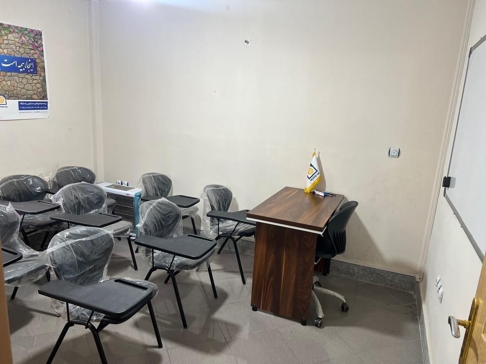 اجاره کوتاه مدت دفتر تجاری 2 خوابه|اجارهٔ کوتاه‌مدت دفتر کار و فضای آموزشی|رشت, حاجی آباد|دیوار