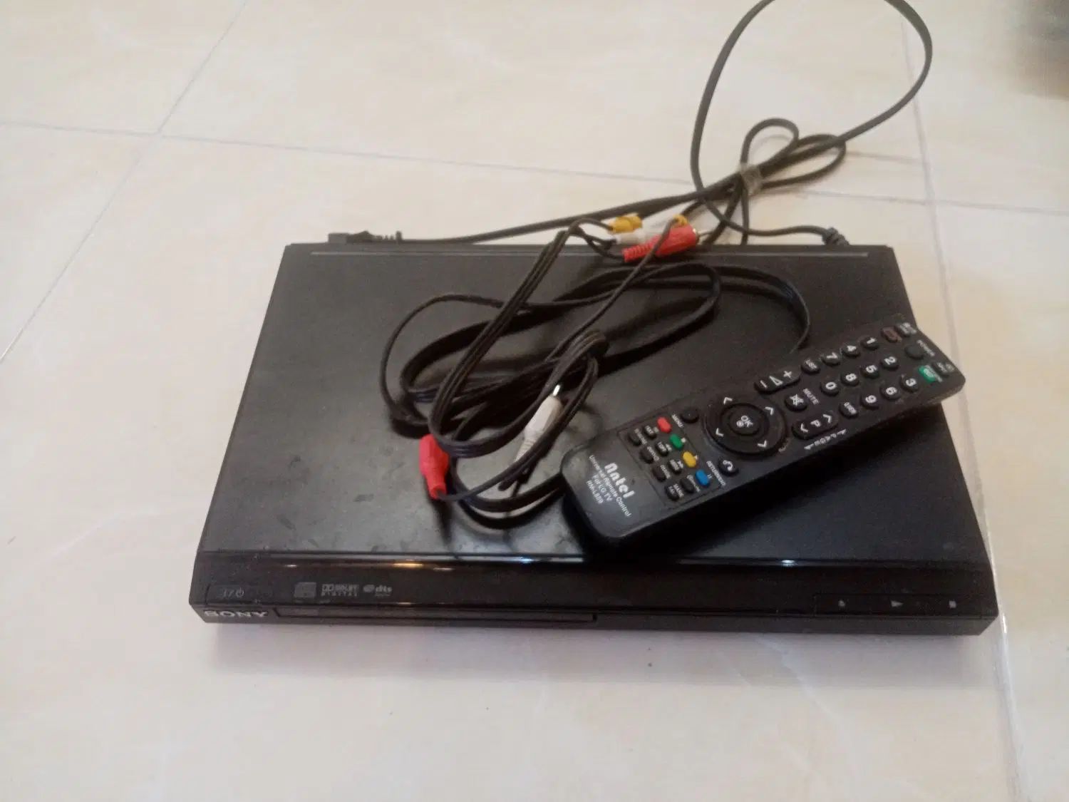 فروش یک عدد ویدئو سی دی و دو عدد براکت تلویزیون|پخش‌کننده DVD و ویدیو|اصفهان, برازنده|دیوار