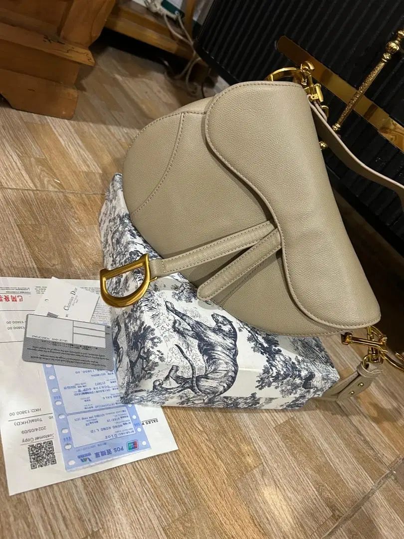 کیف لوکس برندجهانی دیور (Dior)کاملآنواستفاده نشده|کیف، کفش، کمربند|اهواز, زیتون کارگری|دیوار