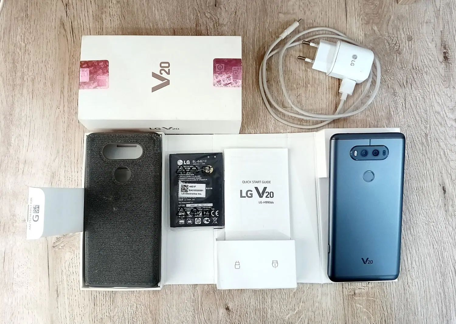 گوشی موبایل الجی وی ۲۰ (LG)|موبایل|مشهد, شهرک لشکر (شهرک غرب)|دیوار