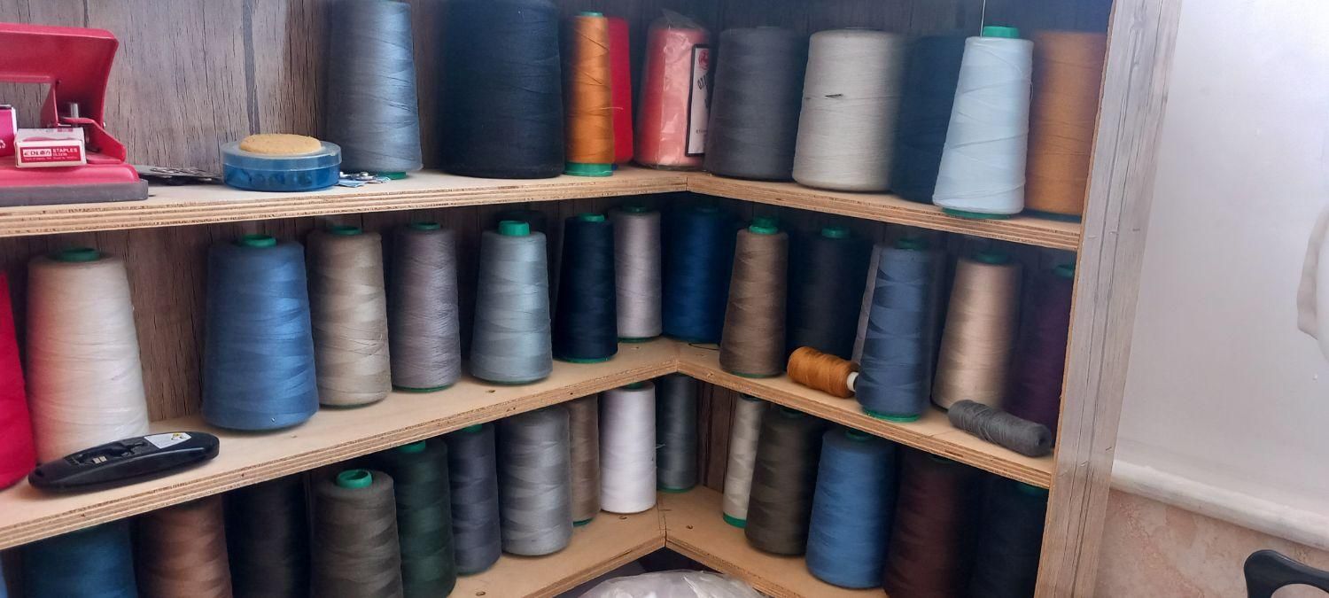 استند دوک نخ خیاطی چوبی|لوازم خیاطی و بافتنی|قم, چهل درخت‎|دیوار