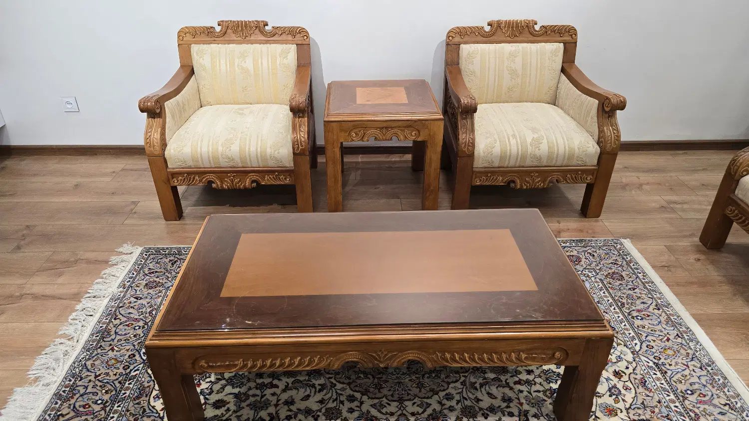 مبل نئو کلاسیک چوب گردو و ناهارخوری ساده تمام گردو|مبلمان خانگی و میز عسلی|تهران, ونک|دیوار