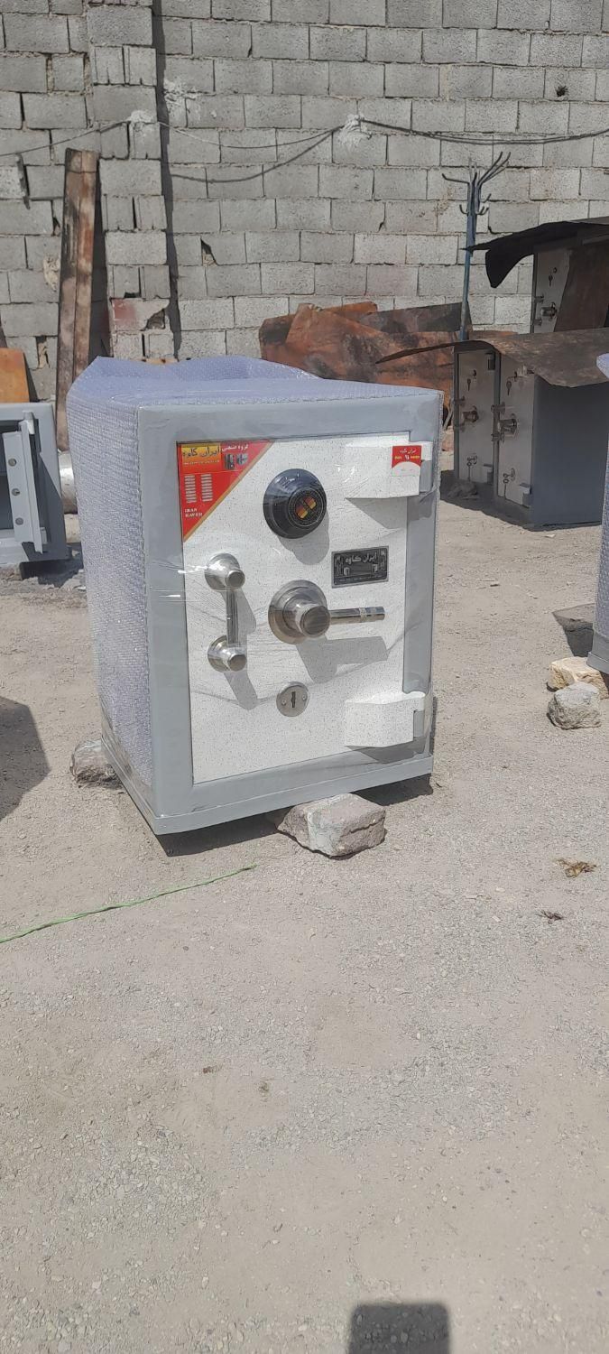 گاوصندوق۴۰در۳۲درهمهرنگ|ابزارآلات|اسلامشهر, مسکن مهر اسلاشهر (شهرک امام خمینی)|دیوار