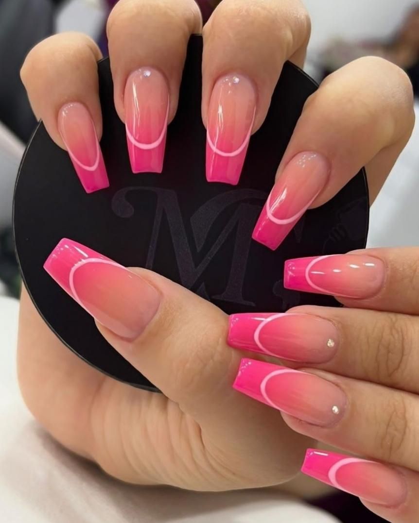 خدمات کاشت و ترمیم و اموزش ناخن با12سال سابقه کار|خدمات آرایشگری و زیبایی|شیراز, شهرک سراج|دیوار