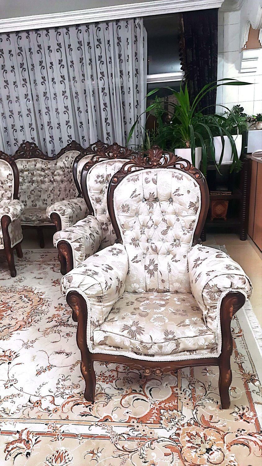 مبل سلطنتی ۹ نفره کارکرده|مبلمان خانگی و میز عسلی|اصفهان, شاهزید|دیوار