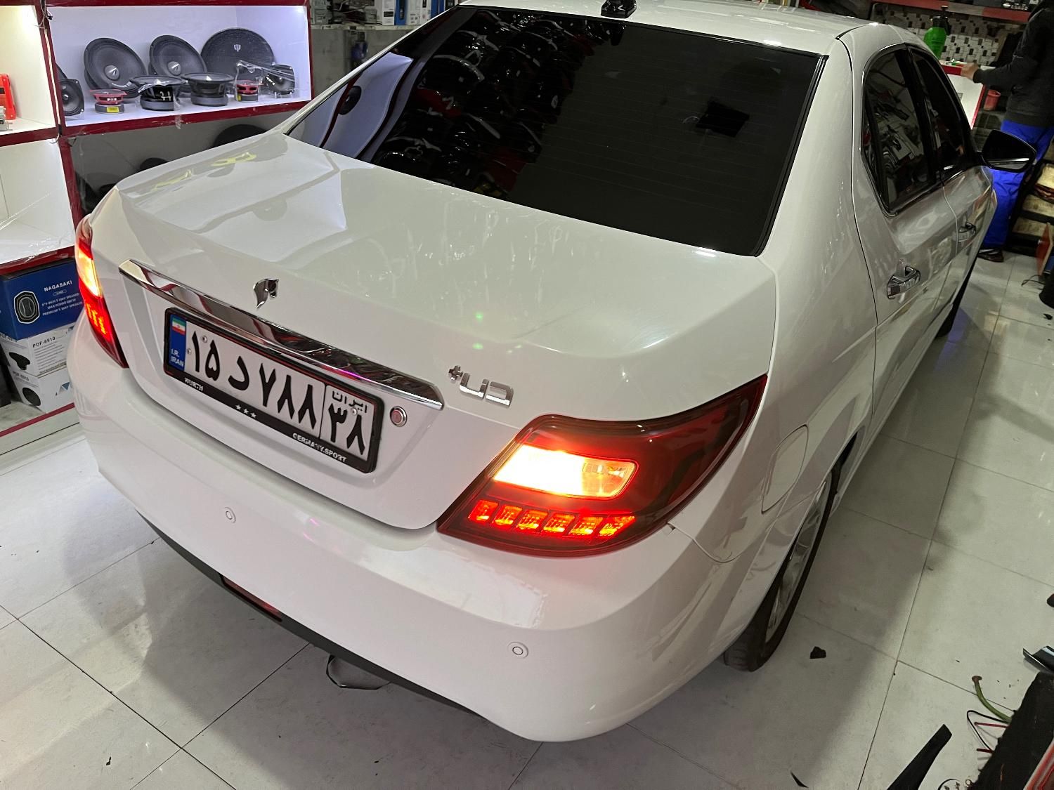 نصب شیشه دودی|خدمات موتور و ماشین|محمدشهر, همایون ویلا|دیوار