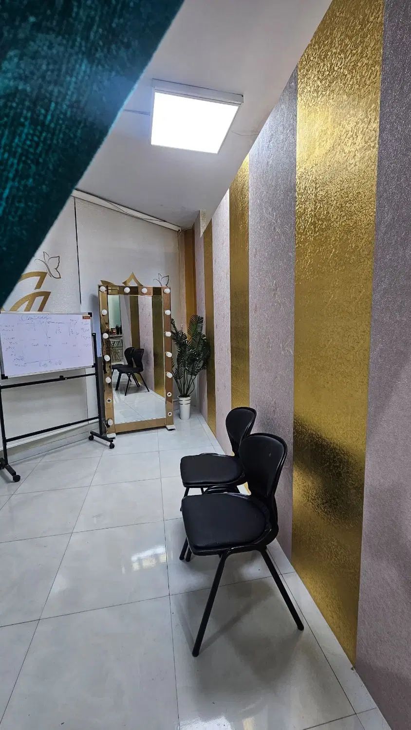 اجاره اتاق یا تخت به مژه‌کار، ابروکار یا میکاپ کار|خدمات آرایشگری و زیبایی|تهران, اقدسیه|دیوار