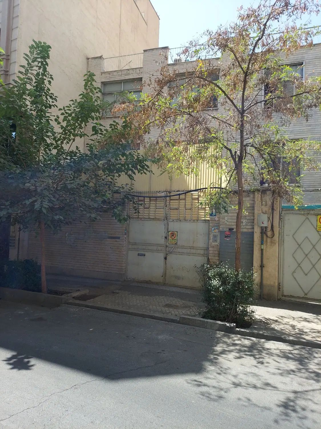 خانه دربستی بالای میدان شهدا برخیابان احمدی|اجارهٔ خانه و ویلا|تهران, دروازه شمیران|دیوار