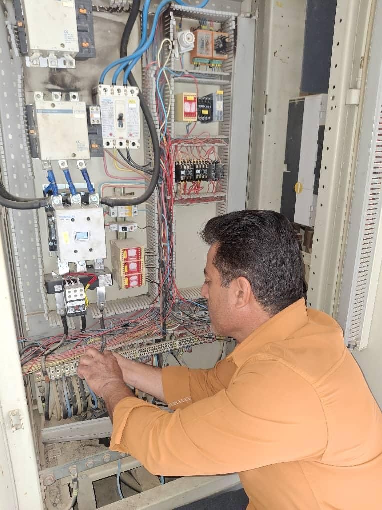 برق کار  ساختمان وتعمیرات و.تعمیرات برق سه فاز|خدمات پیشه و مهارت|شیراز, باغ تخت|دیوار