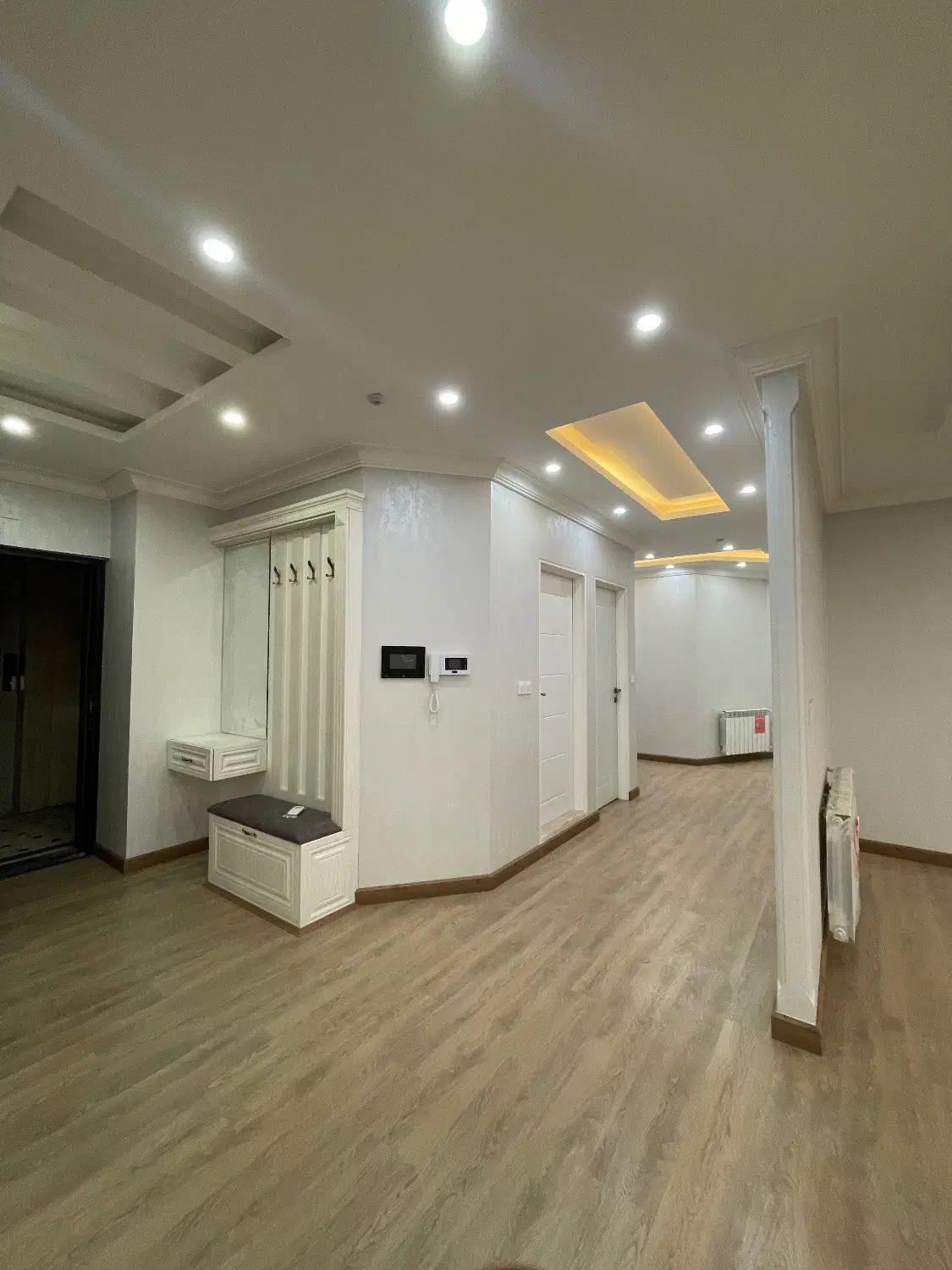 عمارت لوکس سازنده برندتک واحدی دو پارکینگ|فروش آپارتمان|رشت, منظریه|دیوار